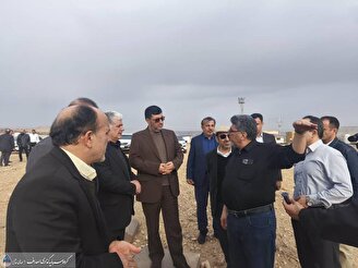 بازدید مدیرعامل گروه سرمایه‌گذاری اهداف از مخازن ذخیره نفت قشم 