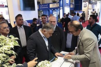 بازدید مقام عالی وزارت نفت از غرفه گروه اهداف