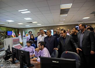 بازدید معاون اجرایی رئیس‌جمهور از میدان نفتی آذر؛ تأکید بر تسریع در اجرای فاز ۲
