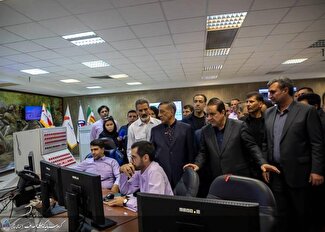 بازدید معاون اجرایی رئیس‌جمهور از میدان نفتی آذر؛ تأکید بر تسریع در اجرای فاز ۲